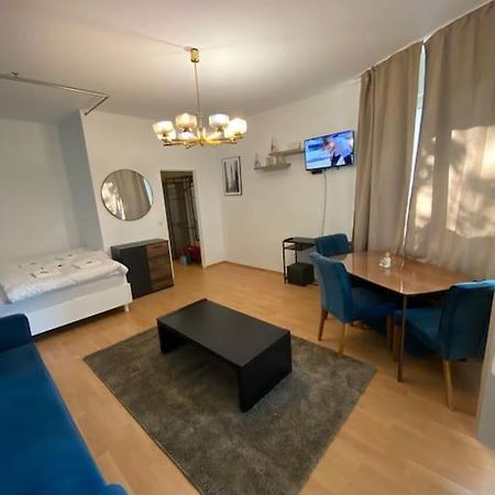 Apartment With Balcony 베를린 외부 사진